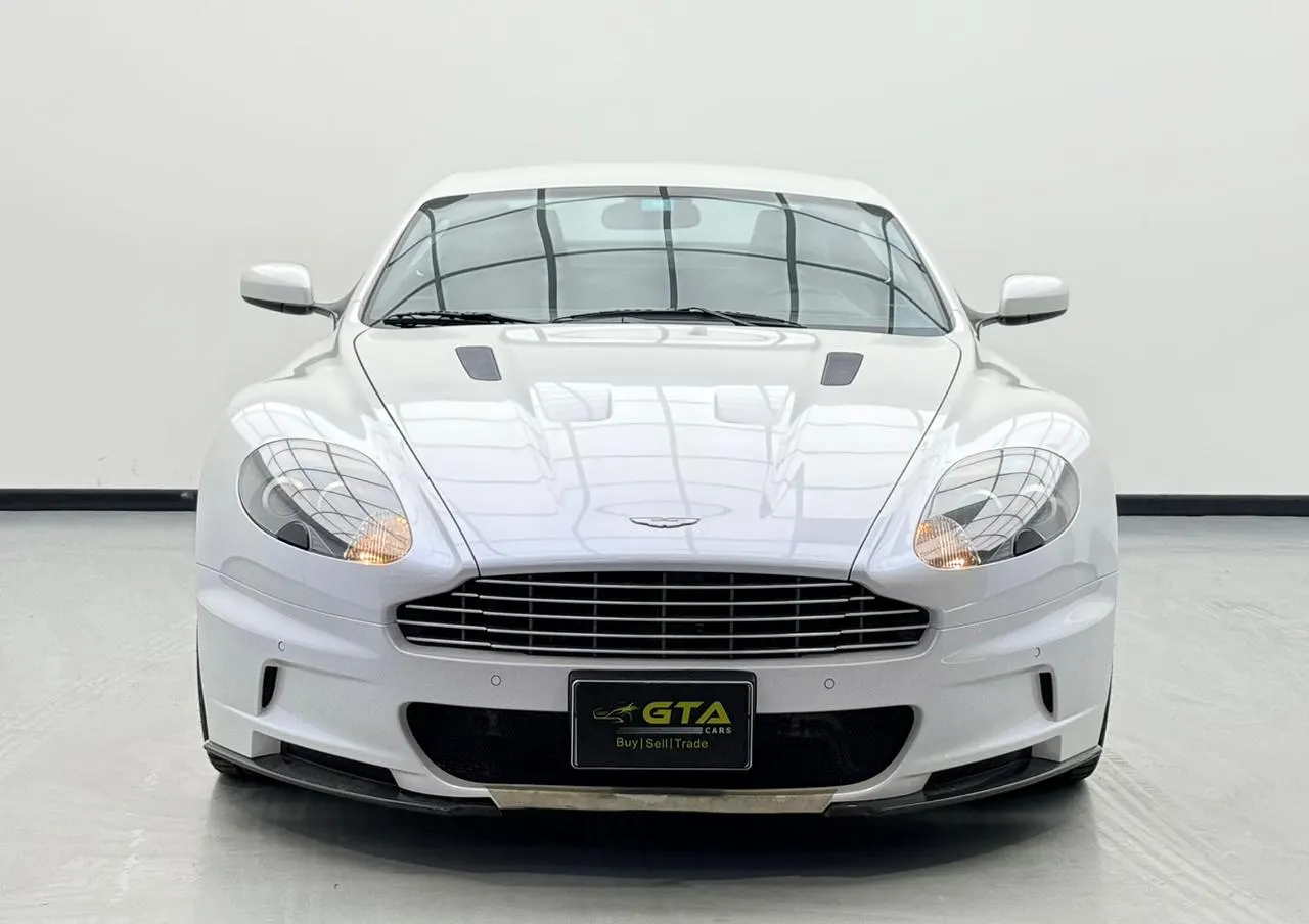 Aston Martin DBS photo 4
