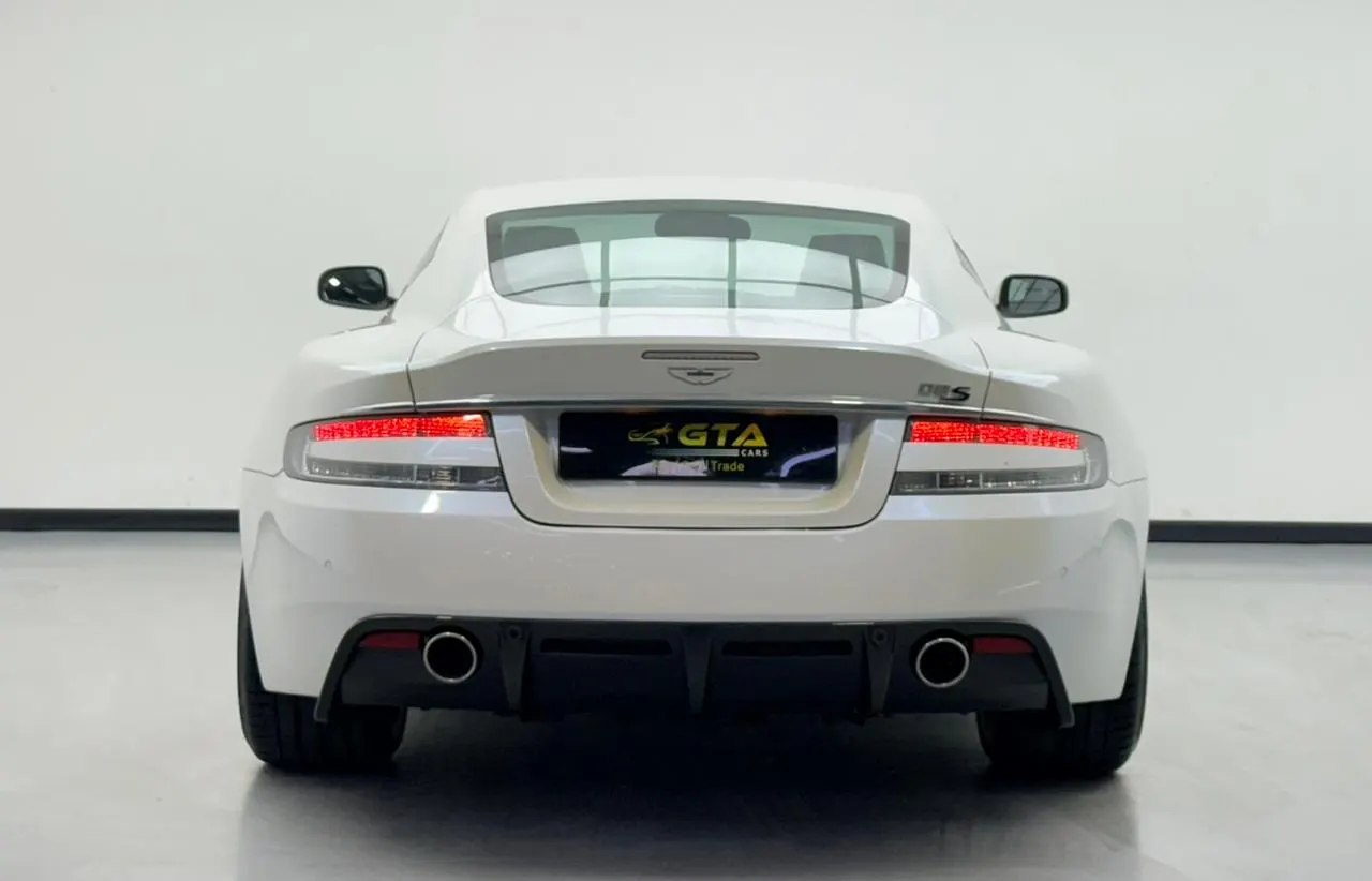 Aston Martin DBS photo 7