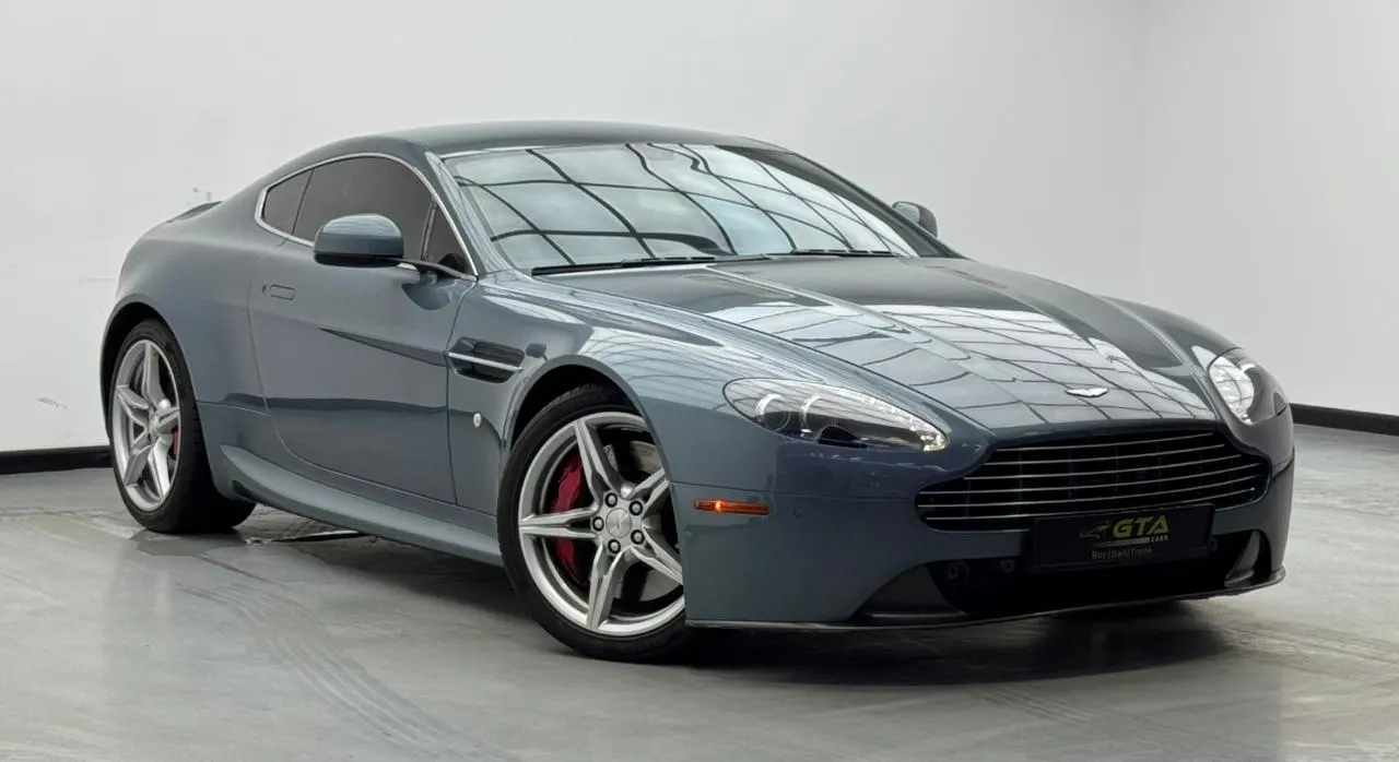 Aston Martin Vantage V8 photo 2