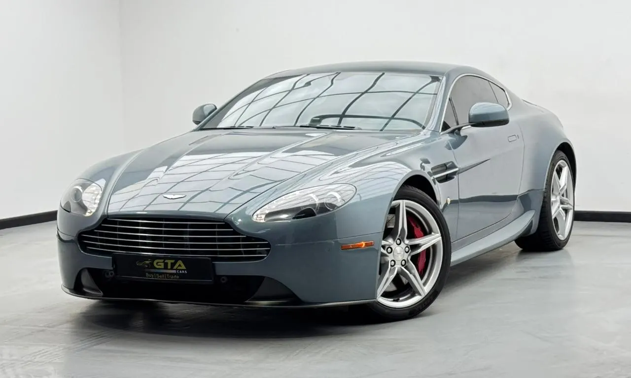 Aston Martin Vantage V8 photo 5