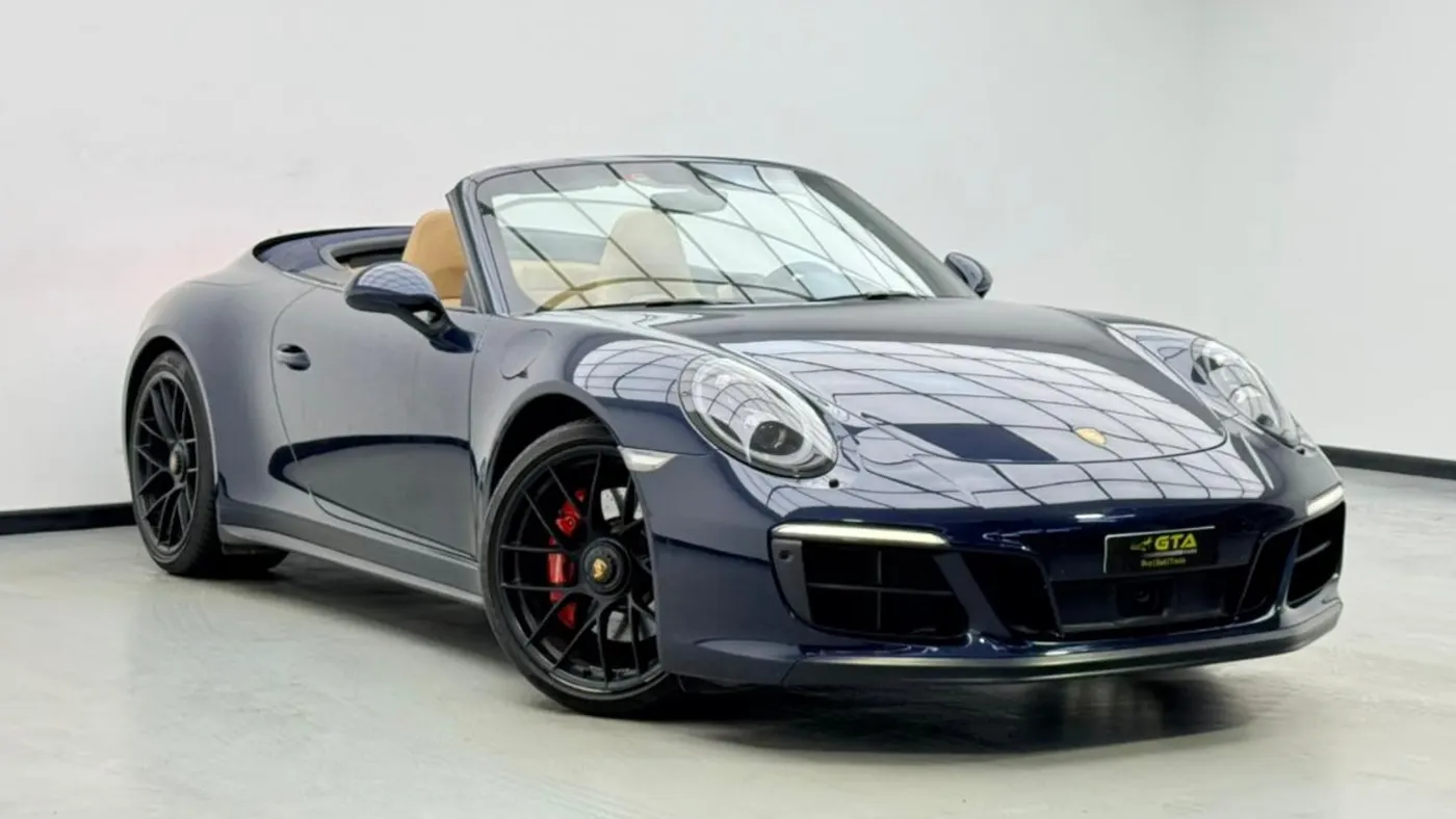 Porsche 911 Carrera 4 GTS Cabriolet photo 2
