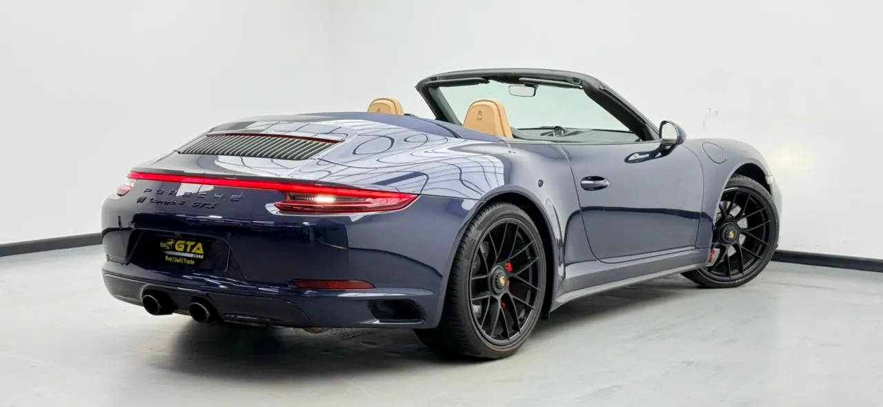 Porsche 911 Carrera 4 GTS Cabriolet photo 6