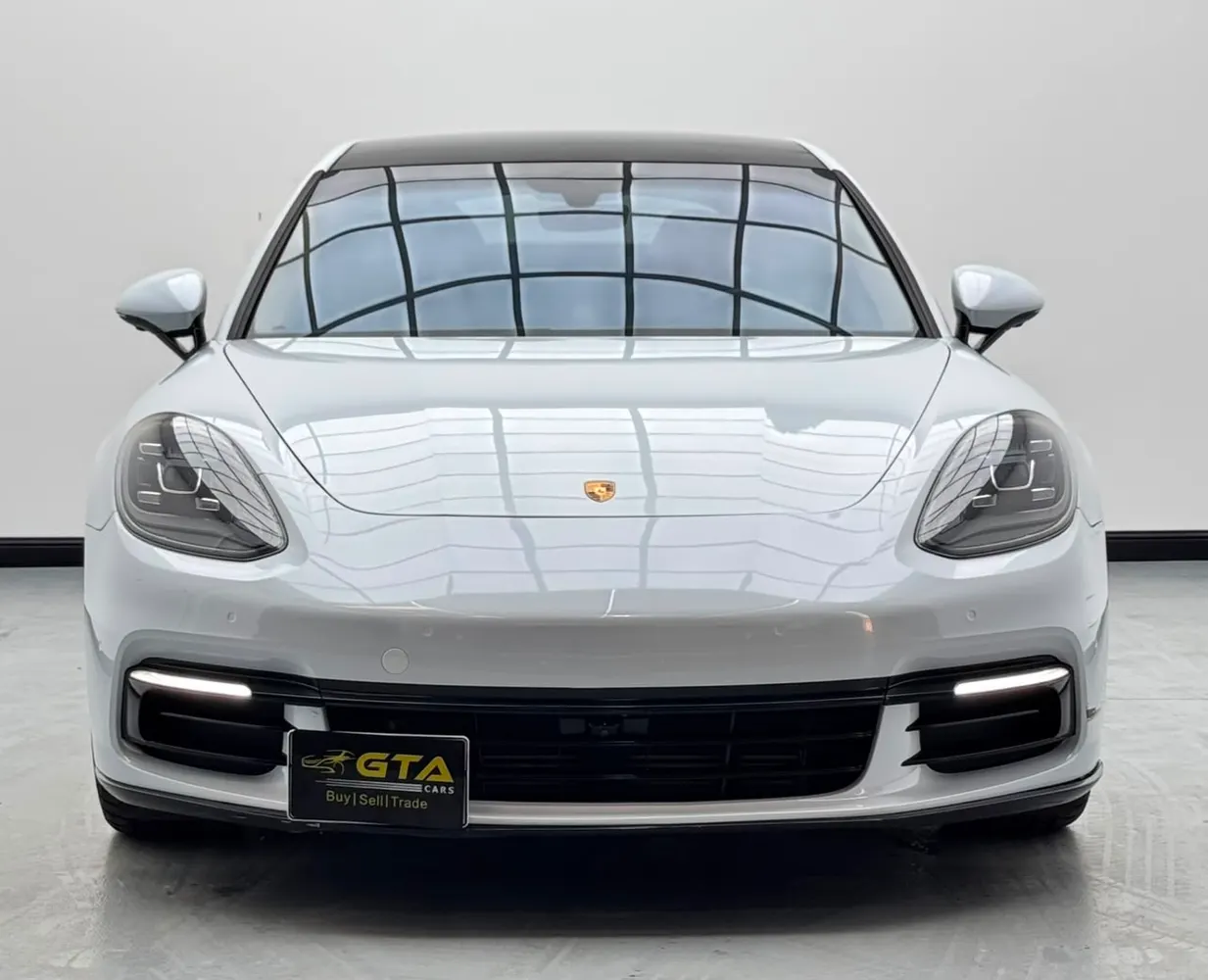 Porsche Panamera photo 4