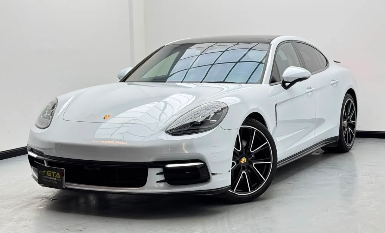 Porsche Panamera photo 5