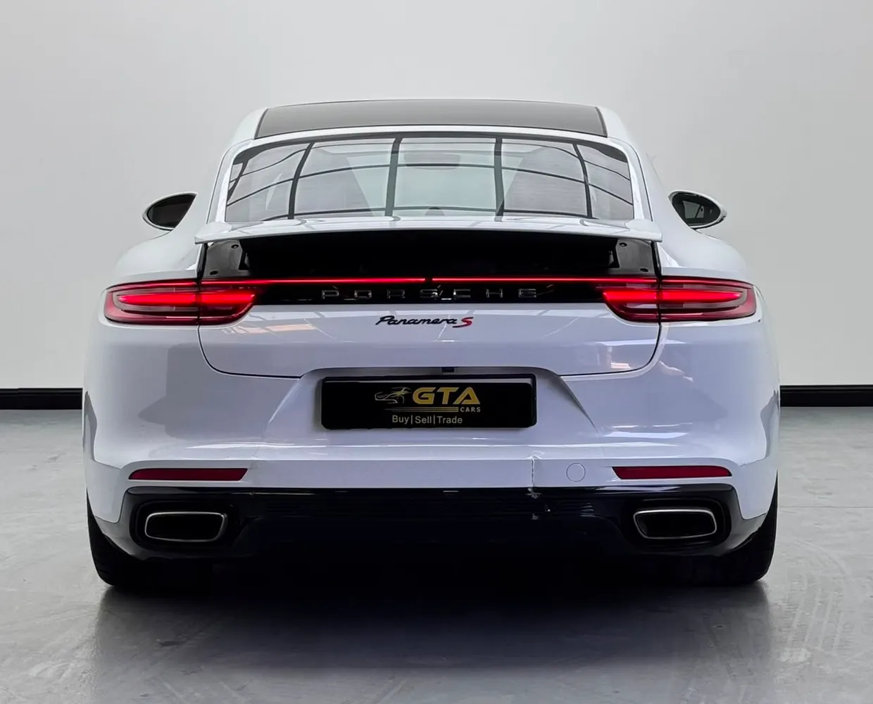 Porsche Panamera photo 7