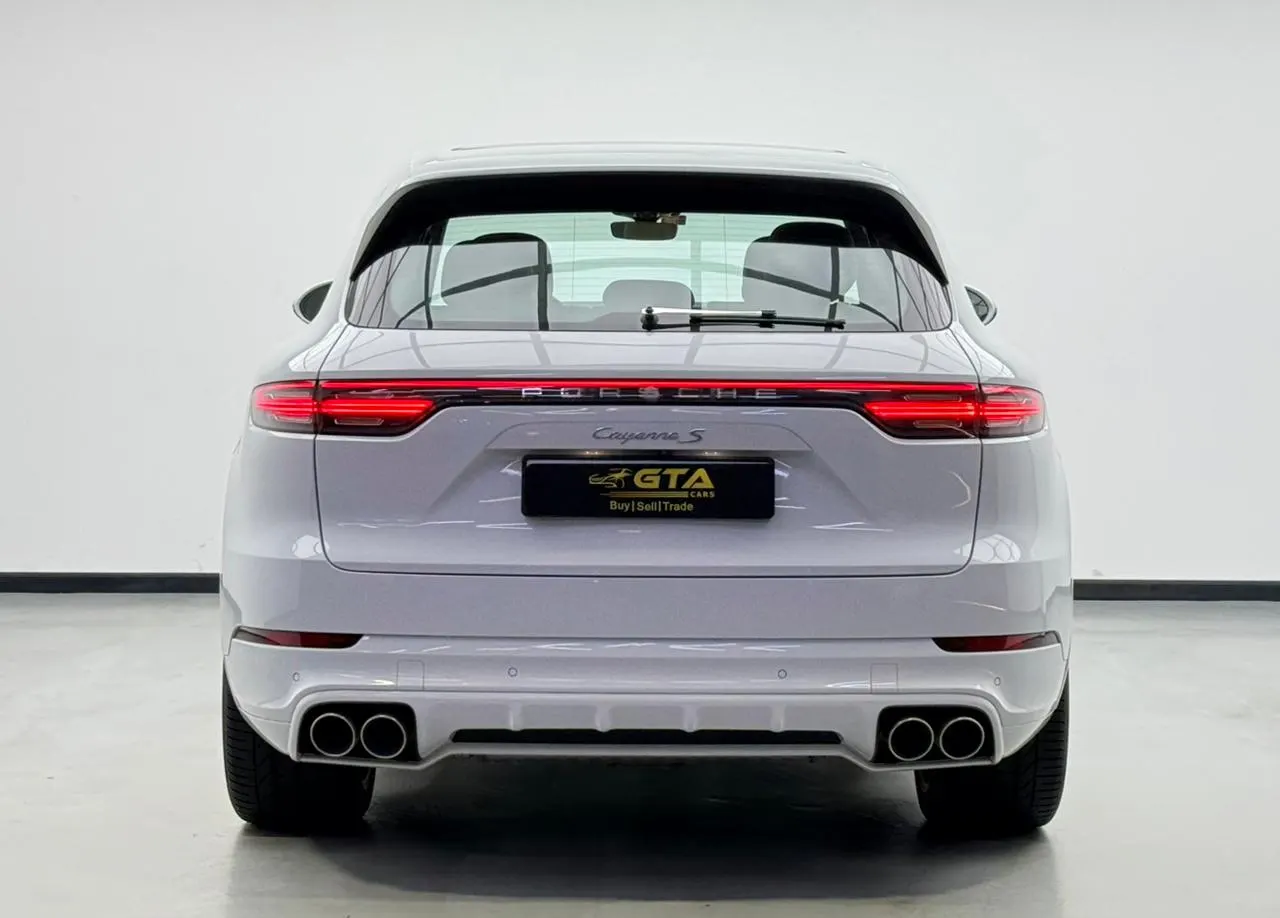 Porsche Cayenne S photo 7