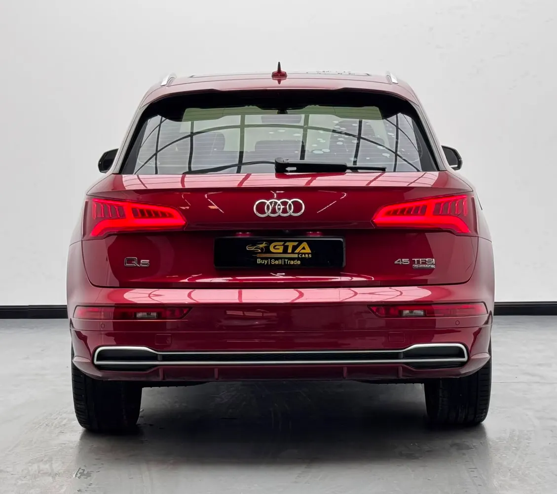 AUDI Q5 45TFSI Quattro S-Line photo 6