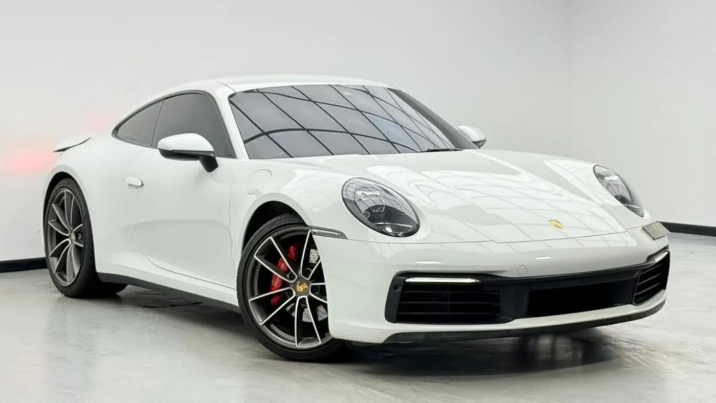 Porsche 911 Carrera photo 2