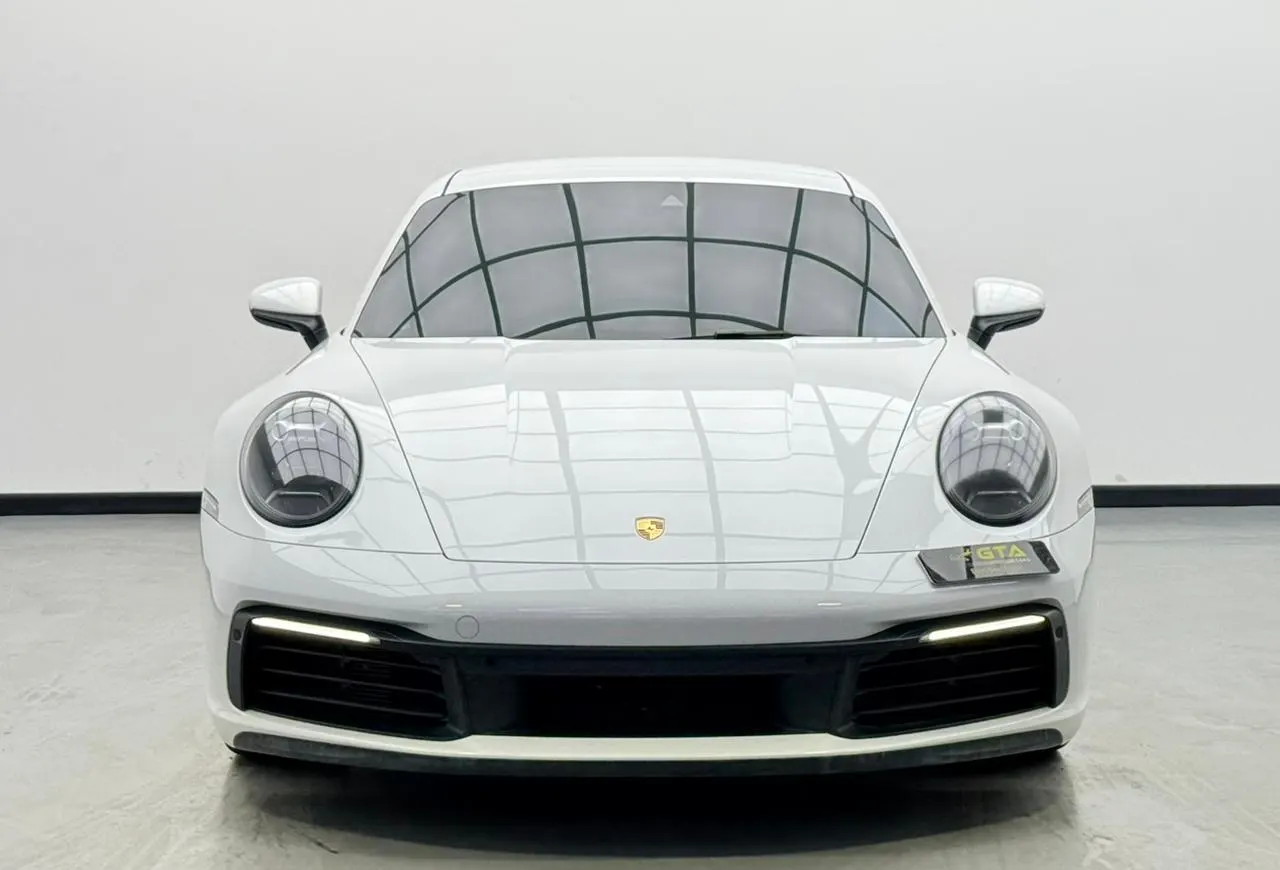 Porsche 911 Carrera photo 4
