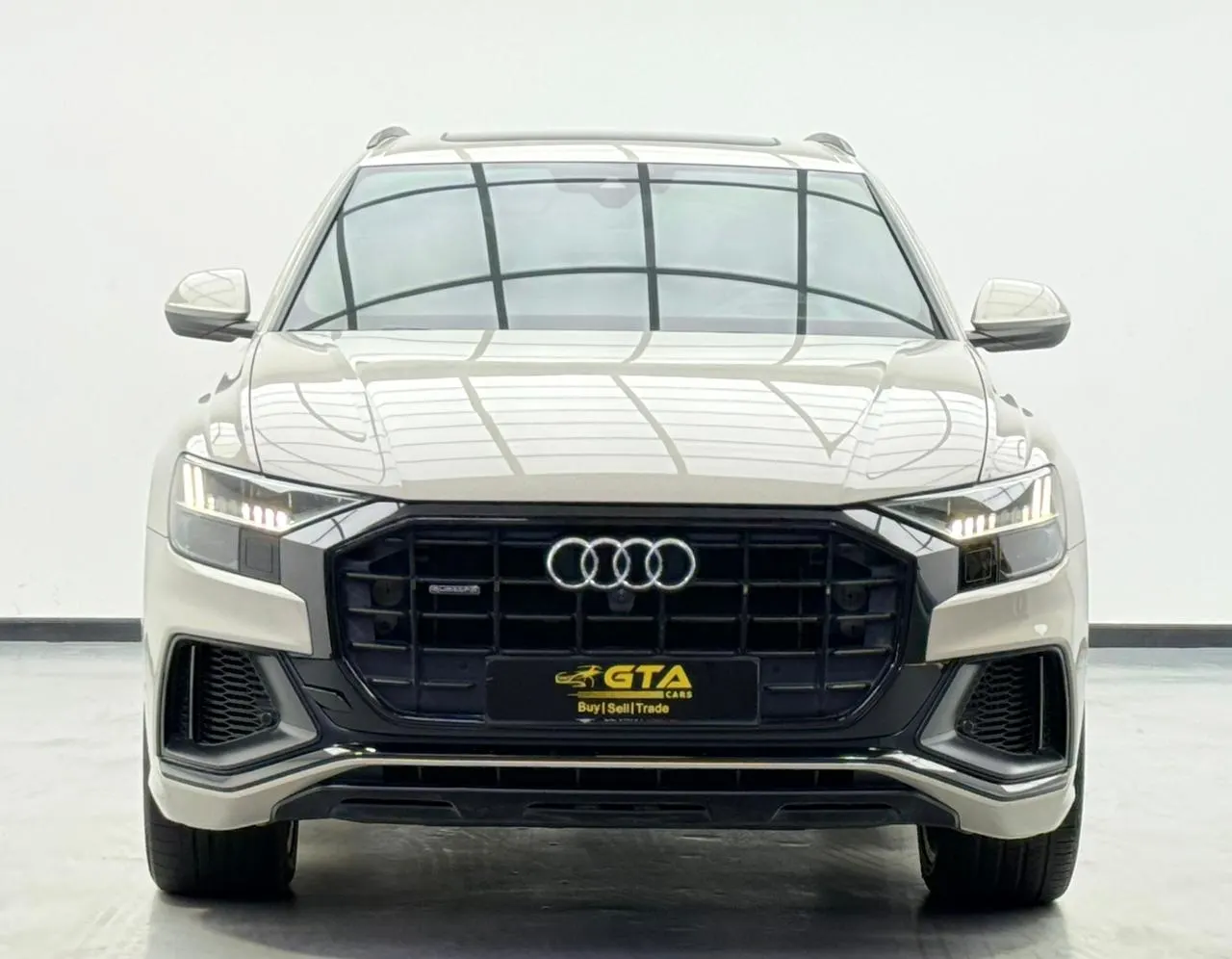 Audi Q8 55 TFSI Quattro S-Line photo 3
