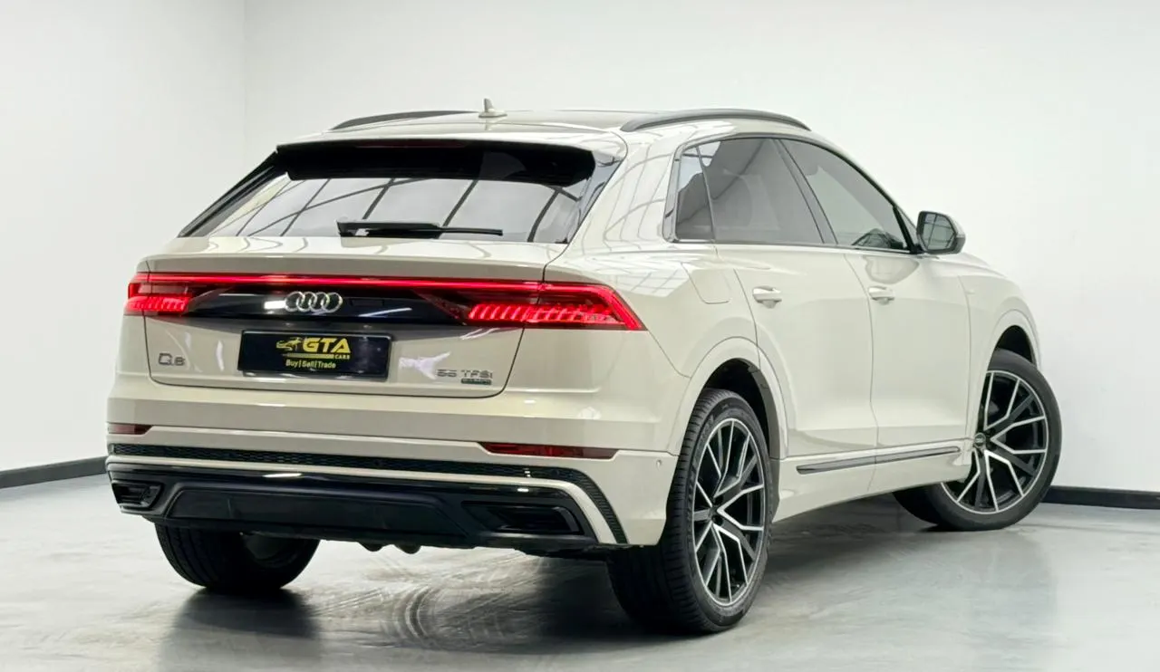 Audi Q8 55 TFSI Quattro S-Line photo 5