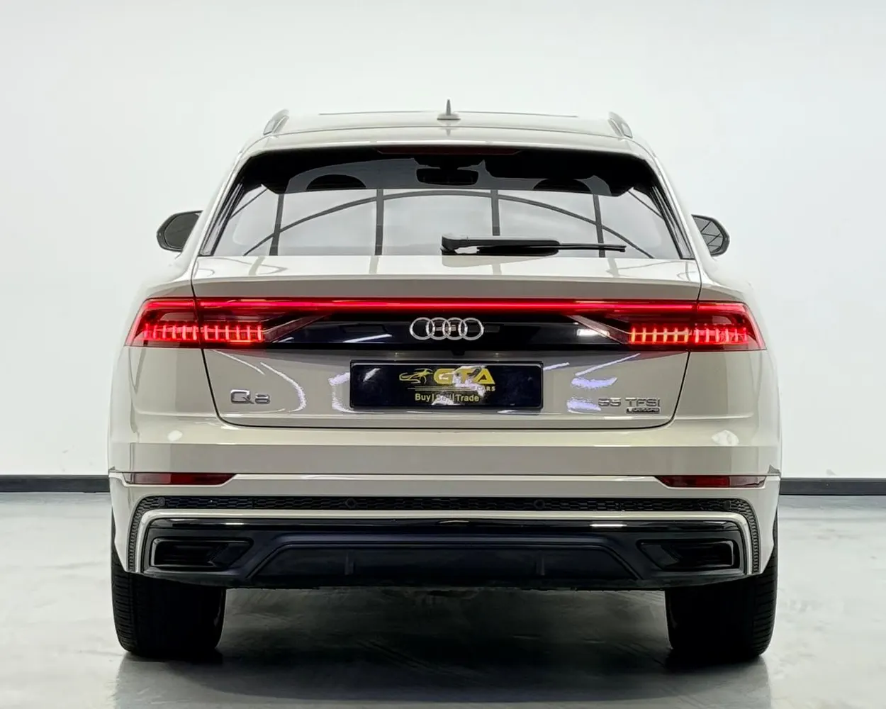 Audi Q8 55 TFSI Quattro S-Line photo 6