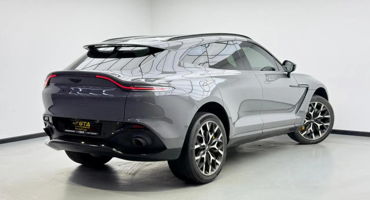 Aston Martin DBX 550 photo 7