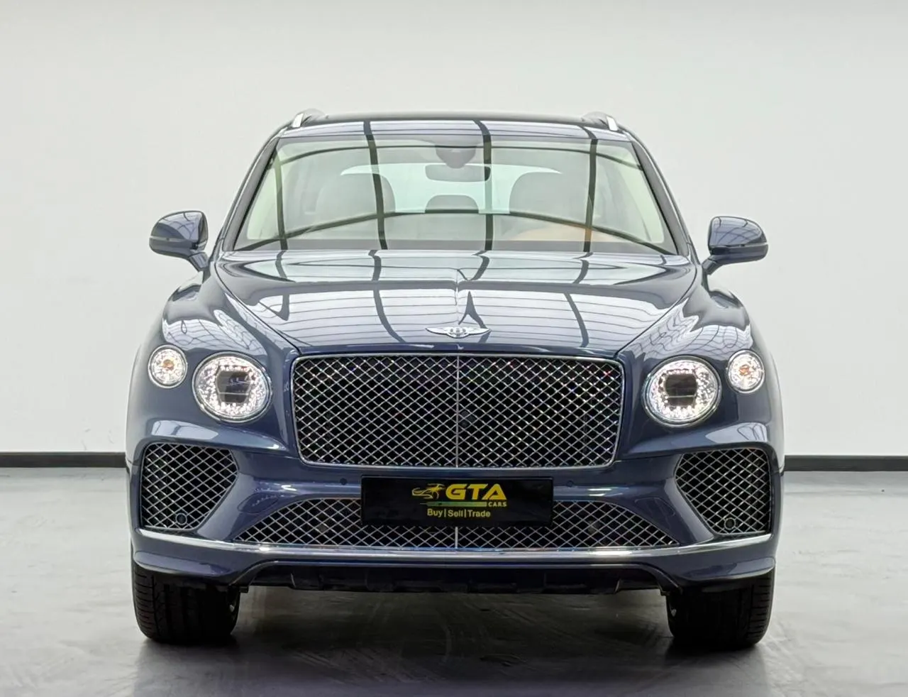 Bentley Bentayga V8 photo 4