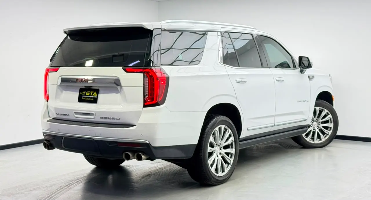GMC Yukon Denali photo 5