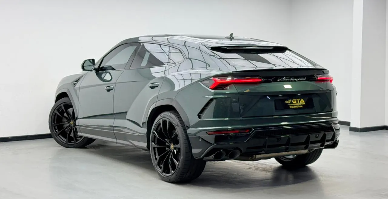 Lamborghini Urus Standard photo 5