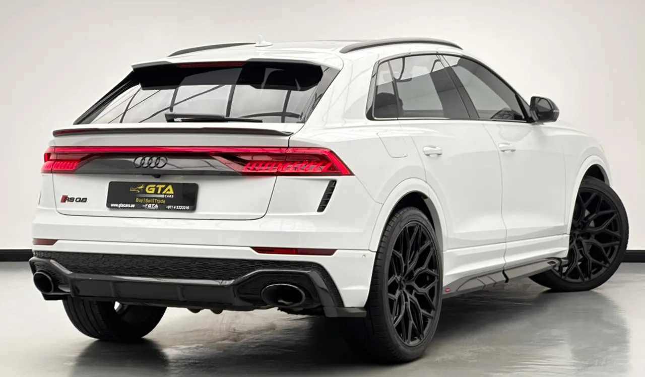 Audi RS Q8 photo 5