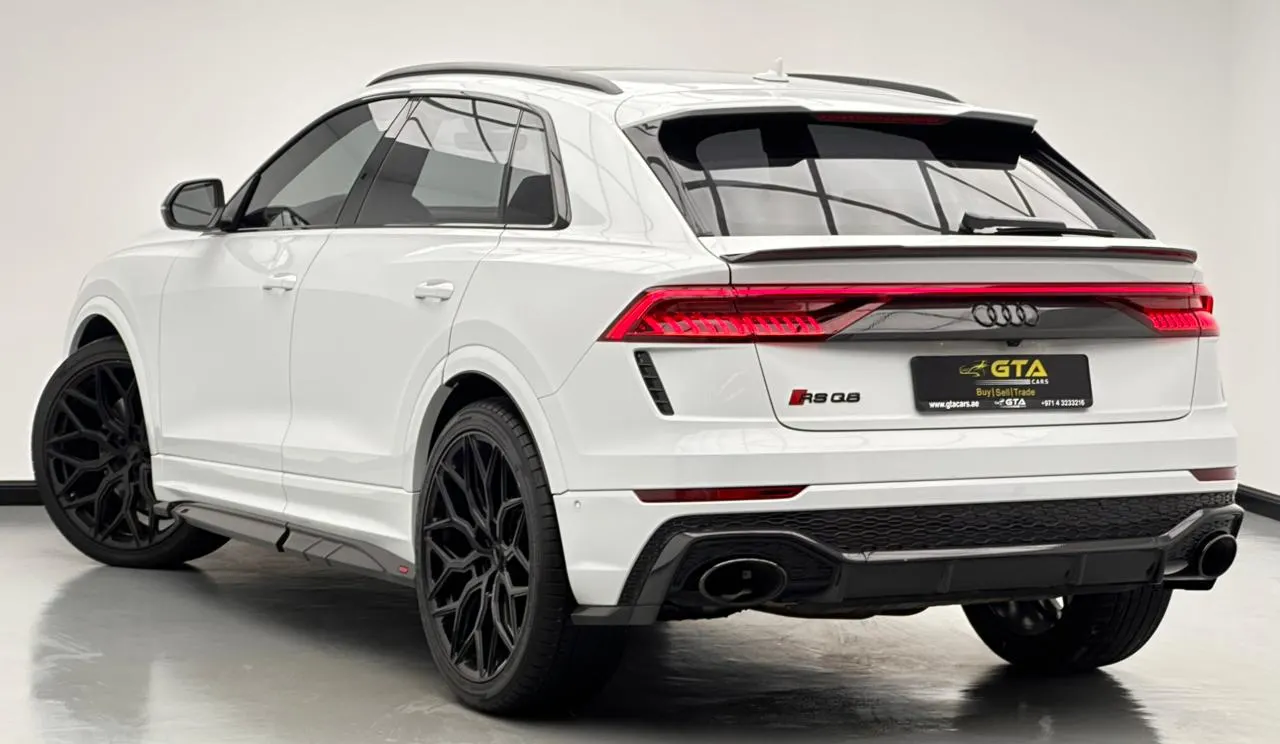 Audi RS Q8 photo 7