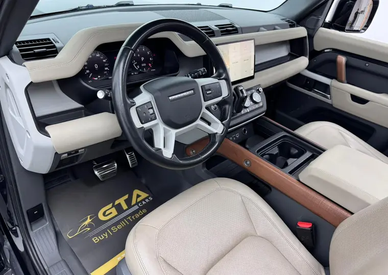 Land Rover Defender SE P300 110