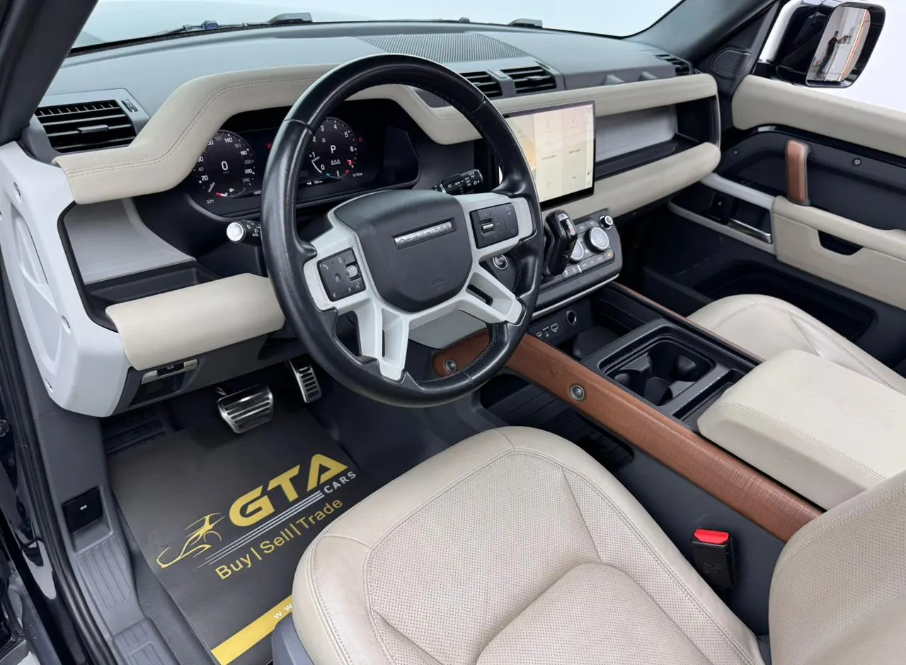 Land Rover Defender SE P300 110