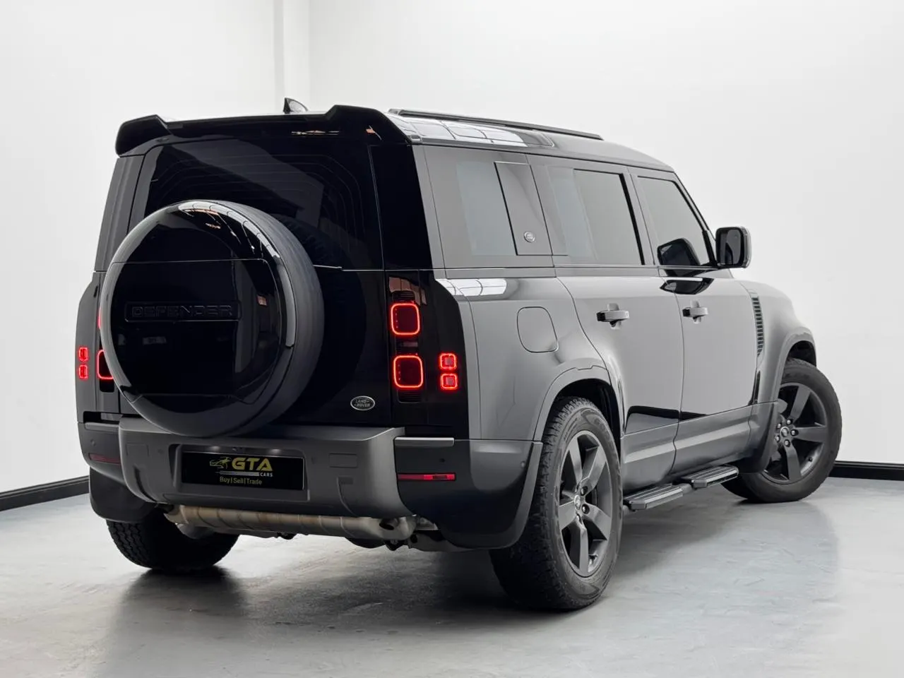 Land Rover Defender SE P300 110 photo 6