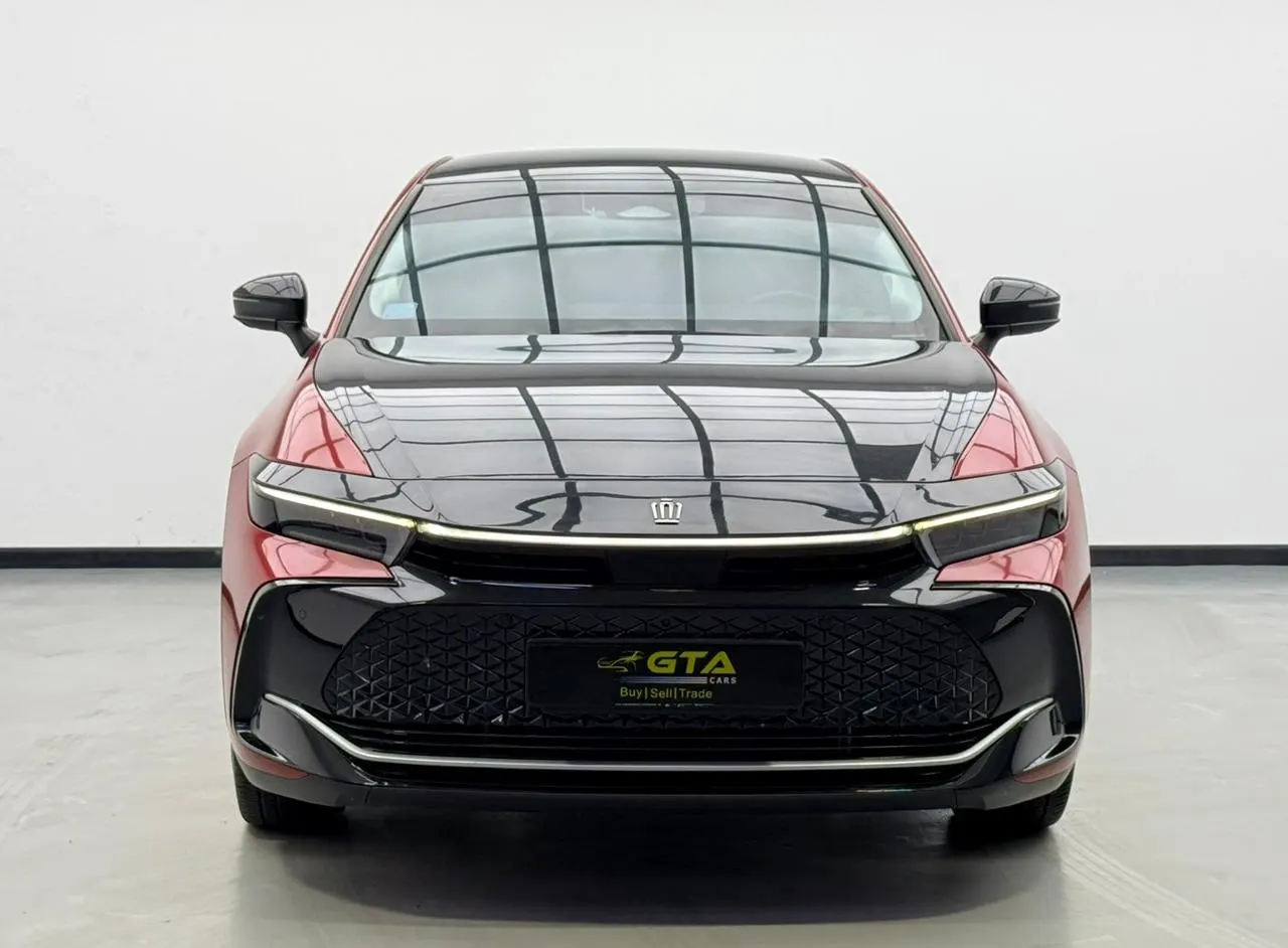 Toyota Crown Platinum photo 4