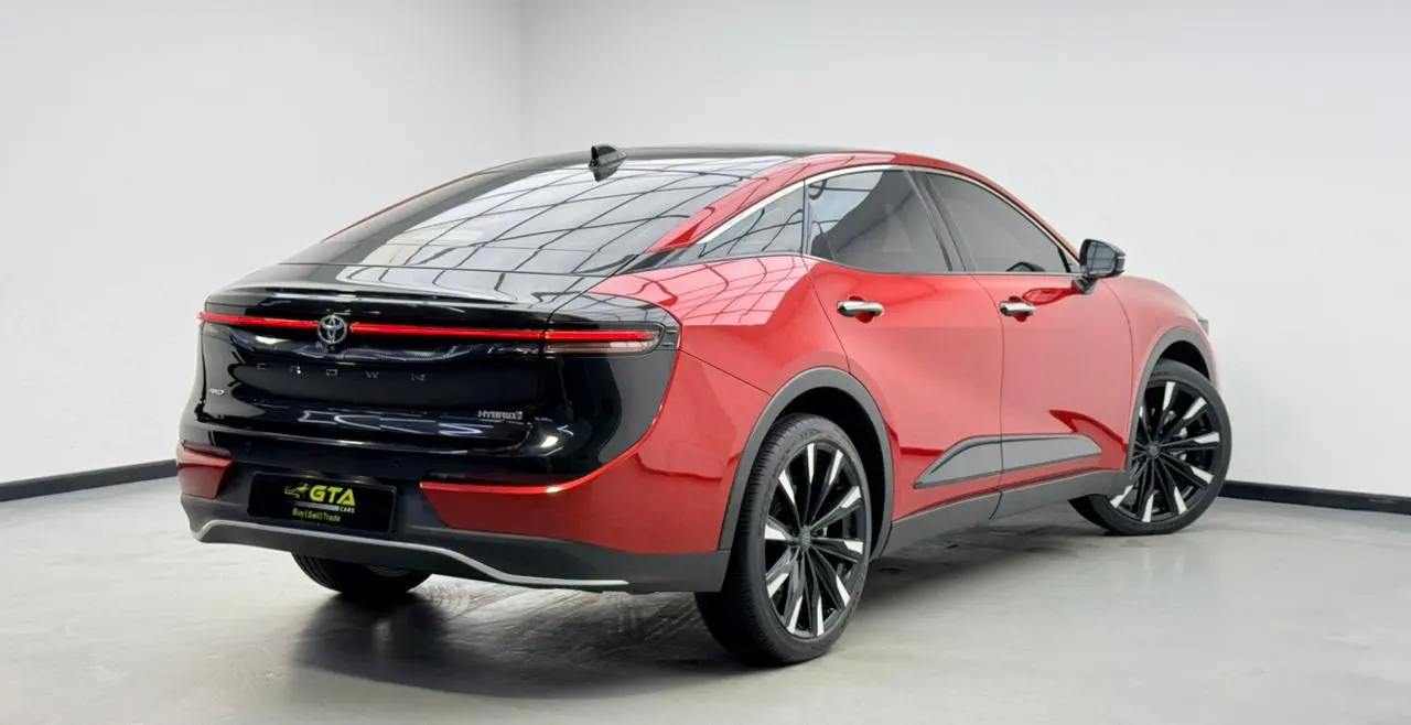 Toyota Crown Platinum photo 6