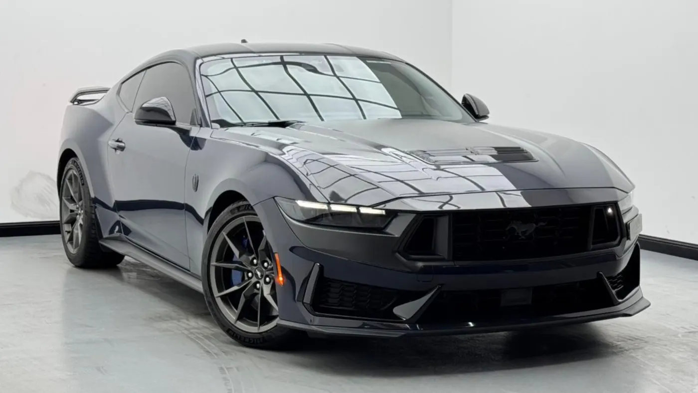 Ford Mustang Dark Horse photo 2