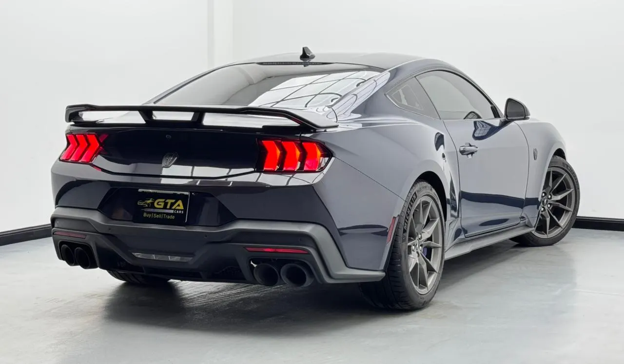 Ford Mustang Dark Horse photo 6