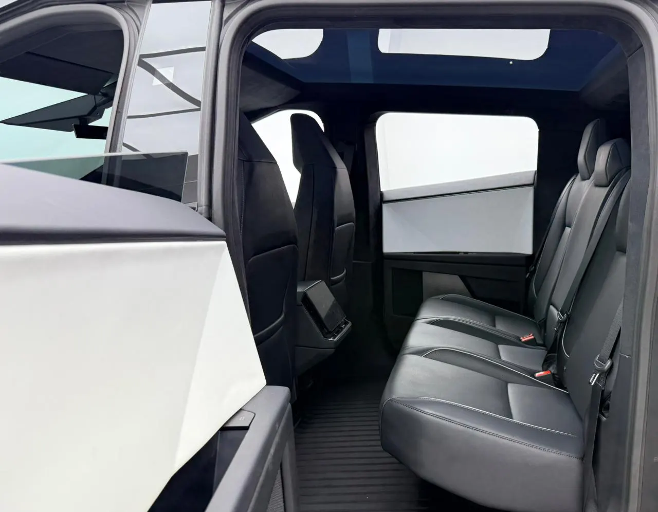 Tesla Cybertruck Beast