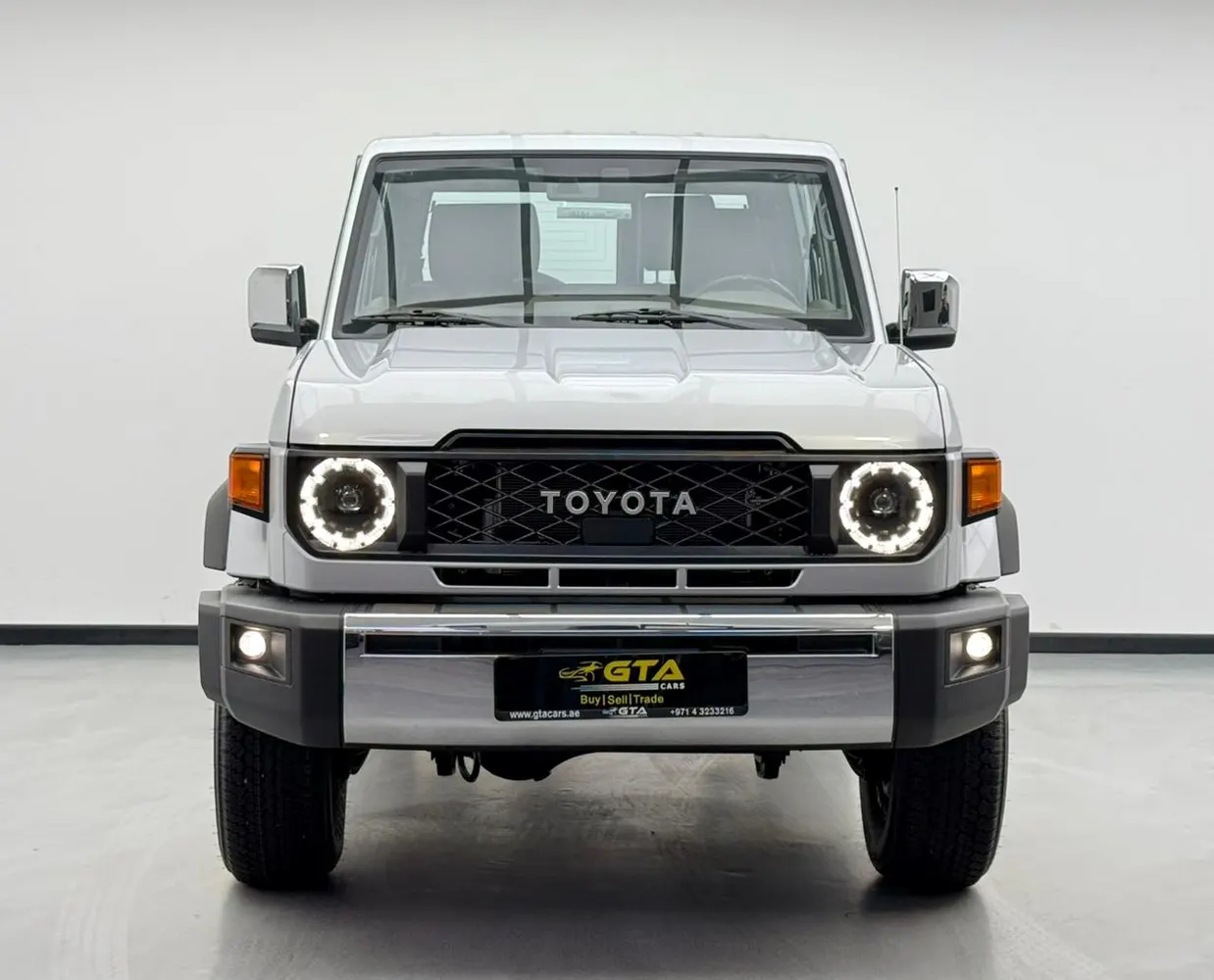 Toyota Land Cruiser 70 Series photo 3