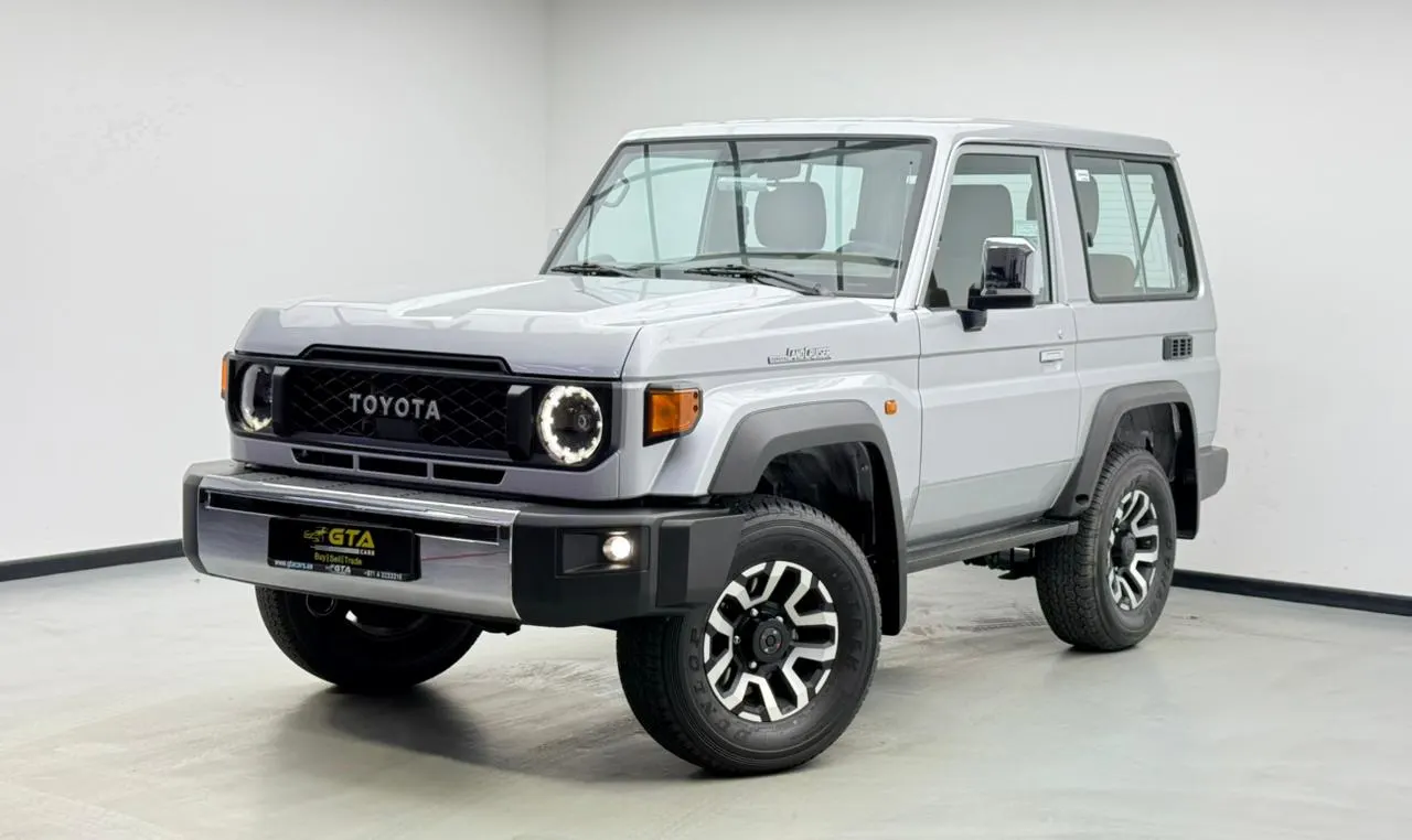 Toyota Land Cruiser 70 Series photo 4